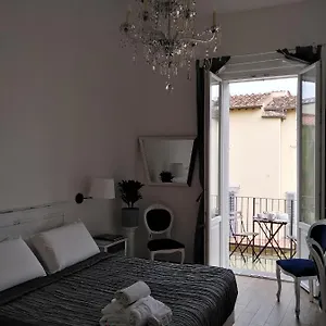 Bed & Breakfast In San Frediano, Florence